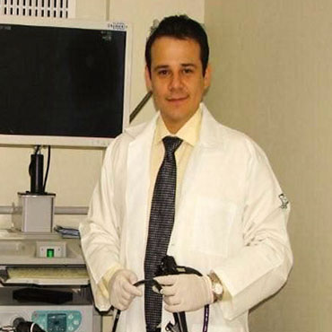 Dr. Gustavo Calvo